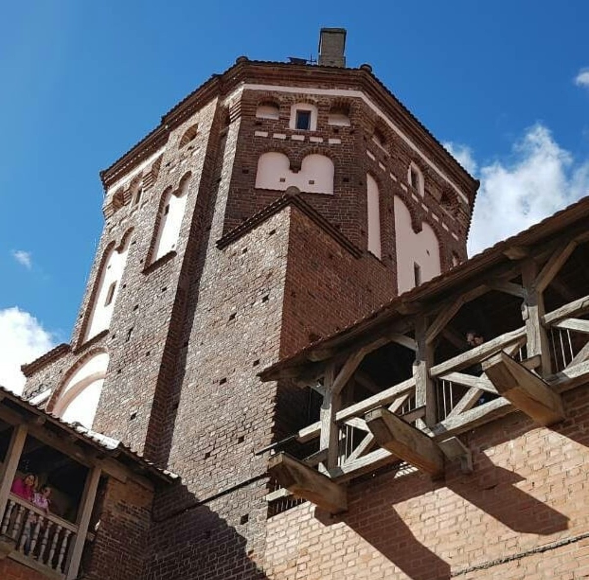 Таже башня. Вид из замкового дворика.