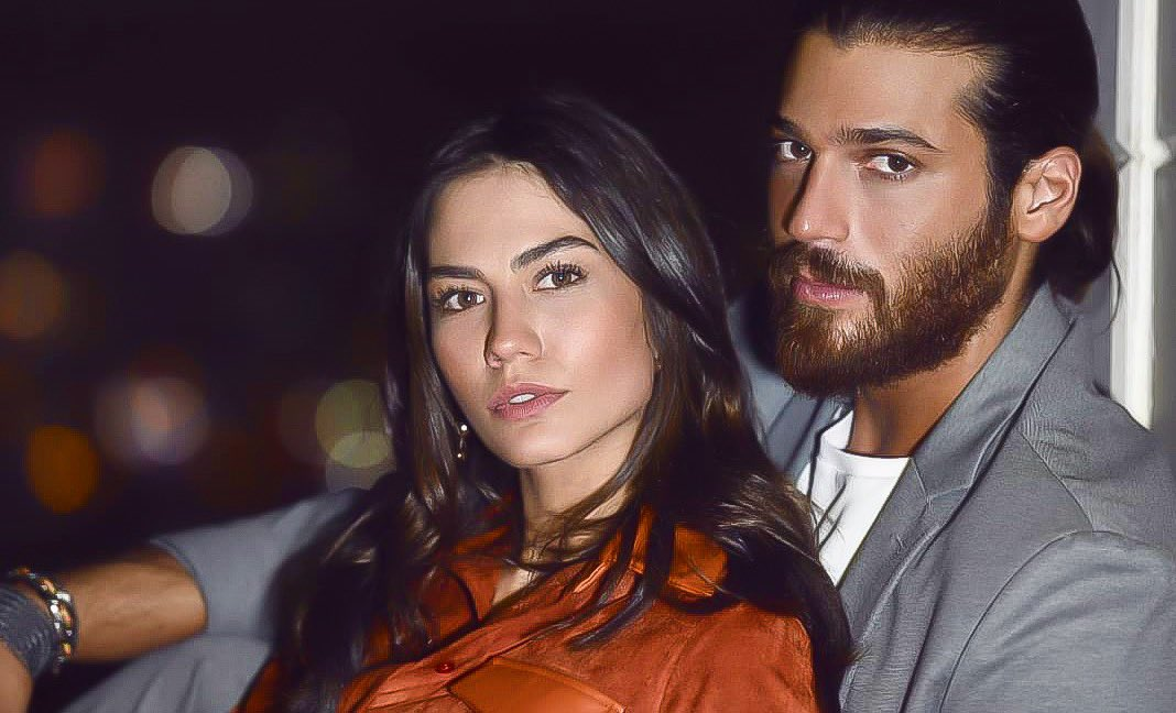 демет оздемир и джан. демет оздемир. джан яман и демет оздемир. демет оздемир. демет оздемир и джан.