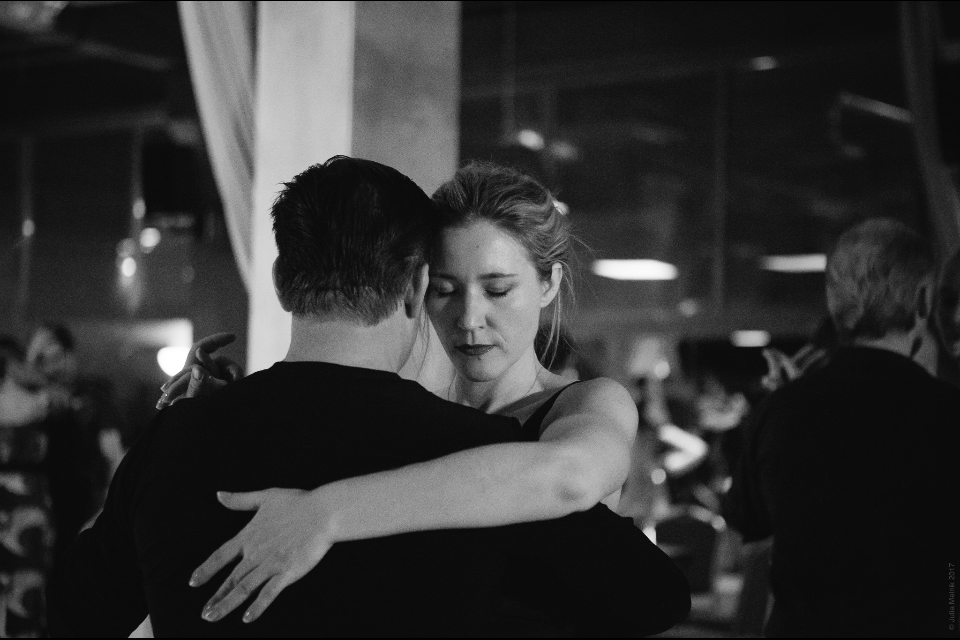 Я танцую на милонге в самом большом клубе аргентинского танго в Москве