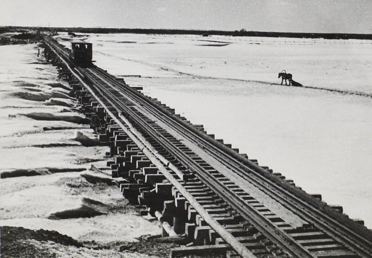 1974 год строительство железной. Станция Кожва. Железная дорога до Воркуты. Постройка железной дороги до Воркуты. Строительство Северо-Печорской магистрали.