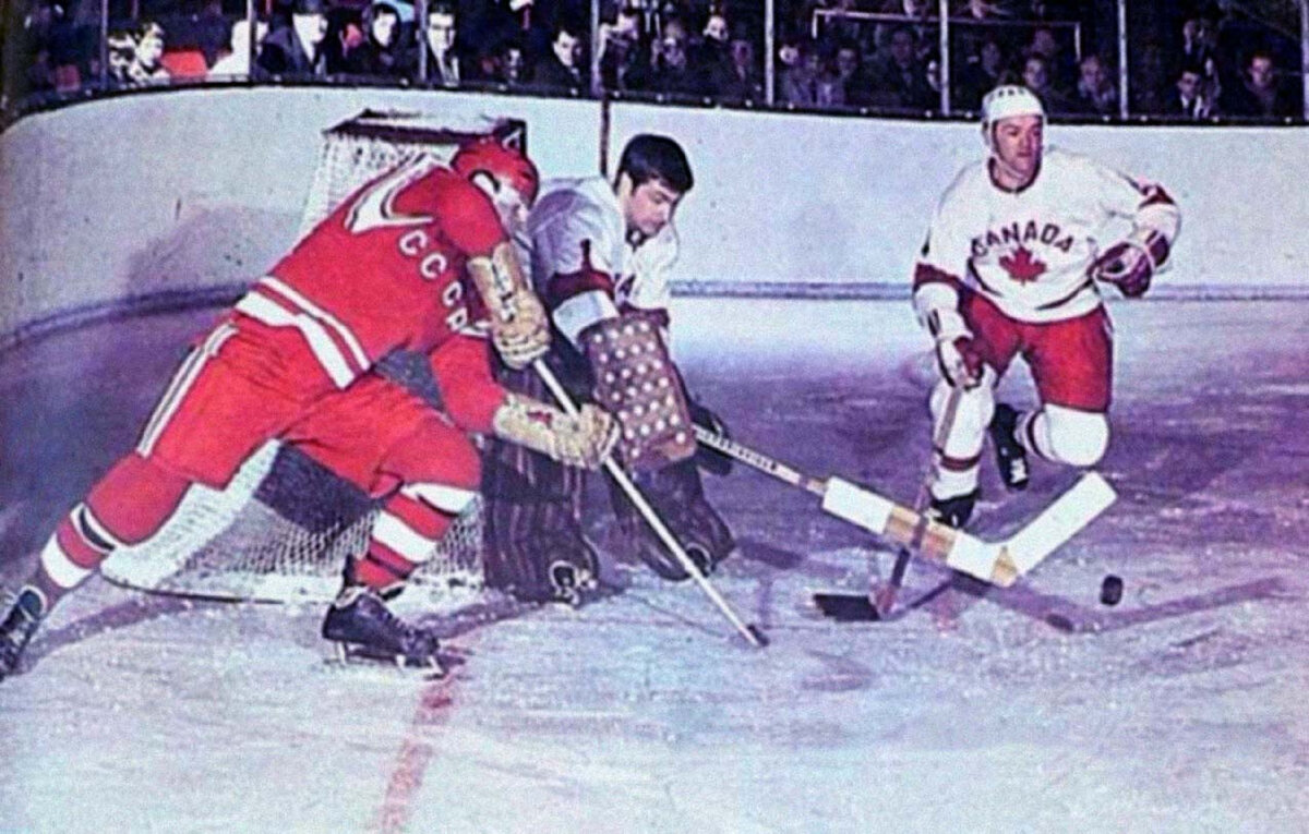 Изображение с Яндекс.картинки (одна из игр с Канадой в рамках турне сб.СССР 1969 года)