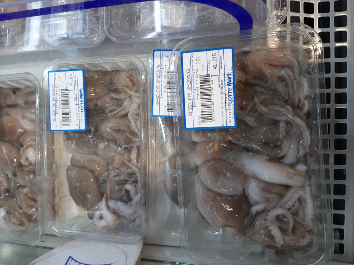  Бэби-осьминоги это очень полезный и диетический дар моря. Они продаются во многих крупных магазинах а приготовить их ОЧЕНЬ просто. Я расскажу как это сделать буквально за 5 минут!-2-2