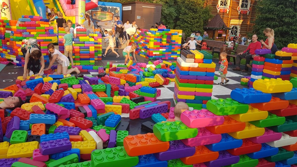 Конструктор Гигантское Лего Mega Lego из моей коллекции аттракционов www.es911.ru