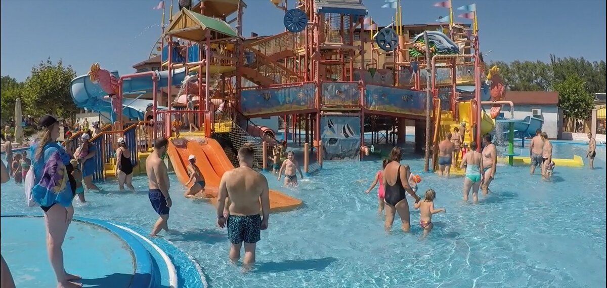 Детская зона------там детям максимум по плавочки