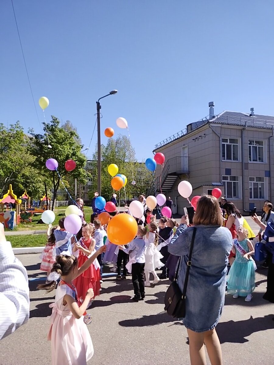 Салют шаров. Честно - я против. Но...