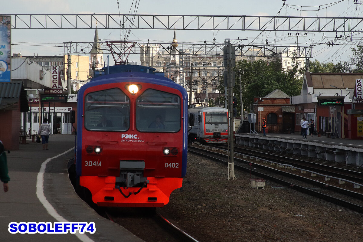 Электропоезд ЭД4М-0402 "РЭКС". Платформа Каланчёвская Московской железной дороги. Май 2012 года