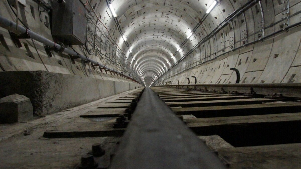     Заместитель министра строительства, архитектуры и ЖКХ Татарстана Ильшат Гимаев рассказал, что первый участок второй линии метро в Казани могут сдать раньше, если будет дополнительное финансирование проекта.