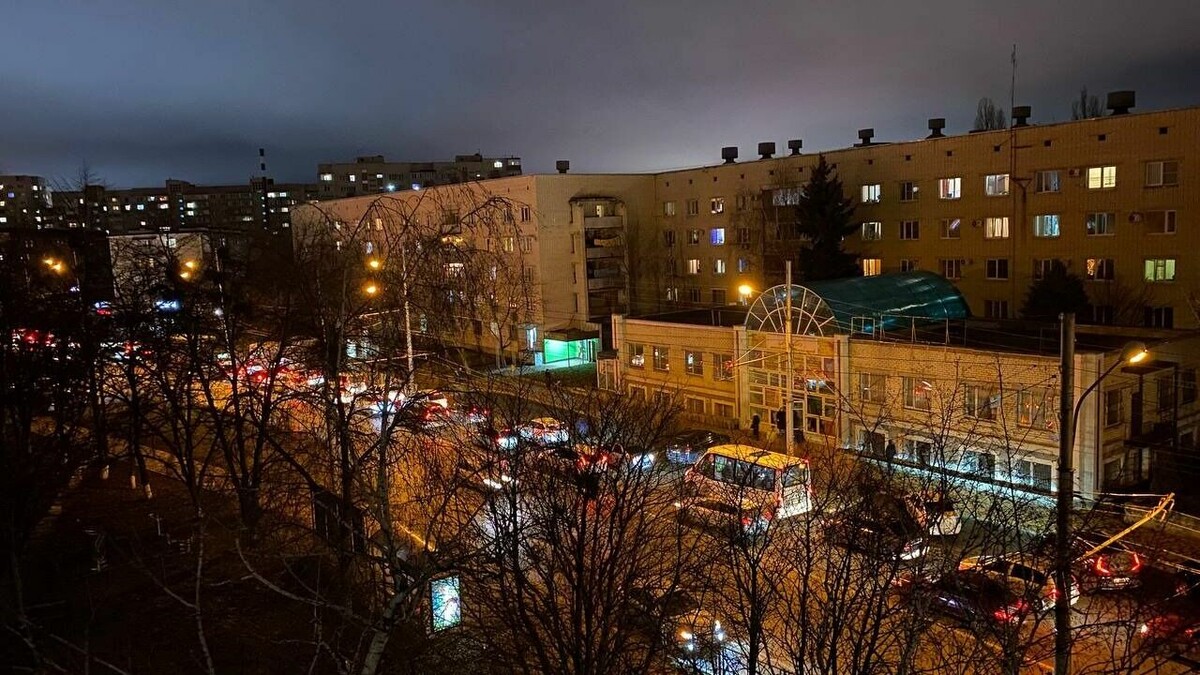     В пятничный вечер в Ставрополе снова парализовано движение на дорогах, следует из данных сервиса «Яндекс. Карты».