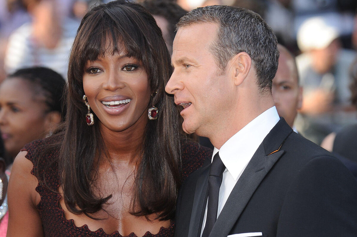     Чтобы не достался Наоми Кэмпбелл: Владислав Доронин подарил маме космо-дом за 6,4 млн рублей