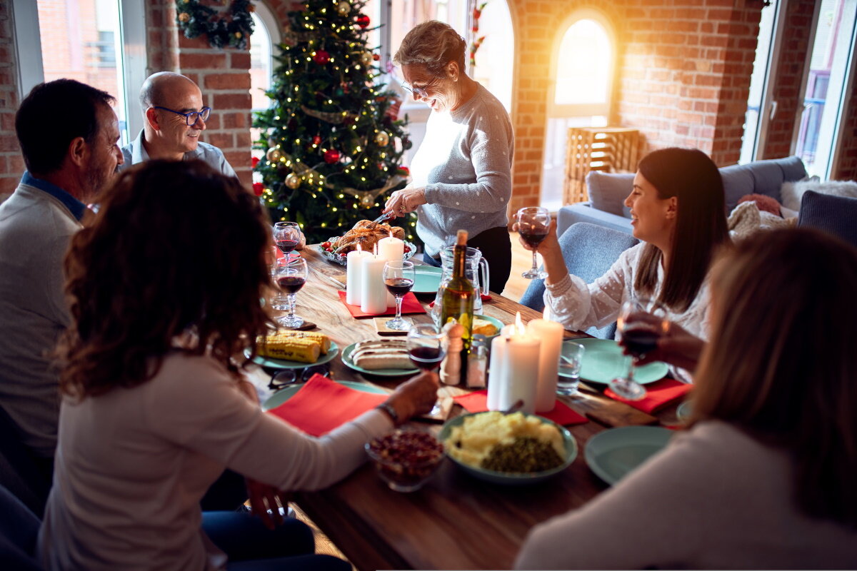    Уютный ресторан, вкусная еда и теплая компания — залог хорошего настроения и приятных воспоминаний