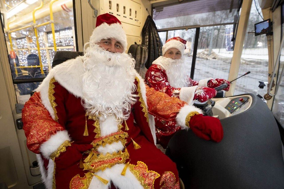     Дед Мороз сядет за руль городского автобуса в Петербурге Юлия ПЫХАЛОВА