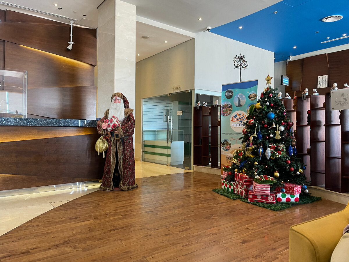 Ресепшен отеля Signature Hotel Al Barsha 4*