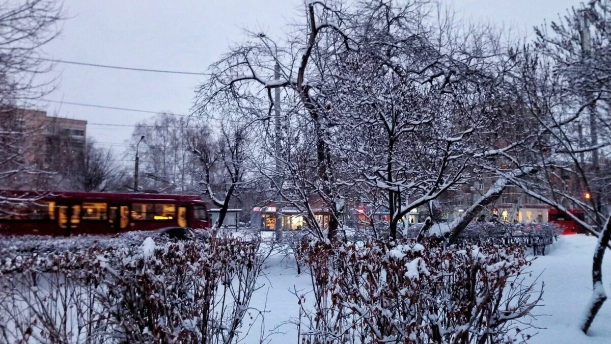     Завтра, 12 января, в Татарстане обещают небольшое потепление в сравнении с предыдущими днями. При этом синоптики прогнозируют в некоторых местах сильный ветер со скоростью до 15 м/с.