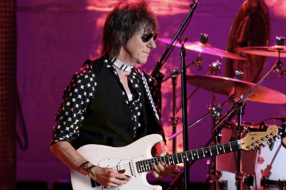     Умер один из величайших гитаристов всего мира Джефф Бек