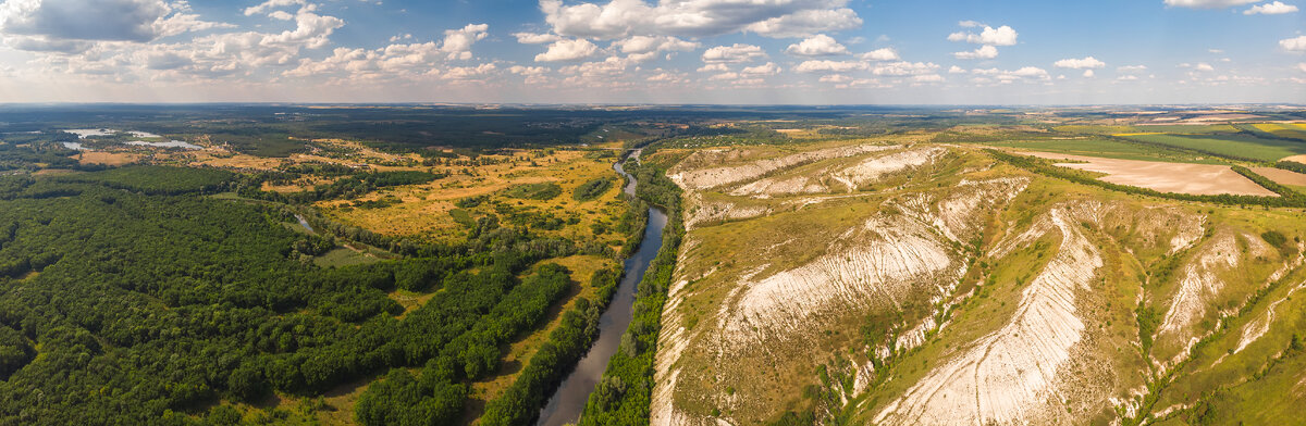 https://ru.freepik.com/free-photo/the-severskiy-donets-river-surrounded-by-chalk-rocks-a-reserved-territory-near-svyatogorsk-ukraine_27468600.htm#query=донецкий&position=2&from_view=search&track=sph