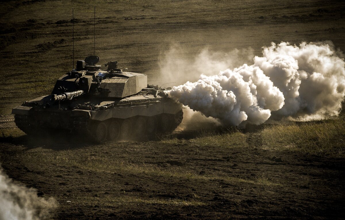    Танк Challenger 2  EPA-EFE/SASCHA STEINBACH