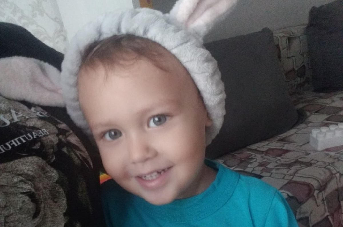    Дима умер. А анестезиолог, после манипуляций которого это случилось, сидит нога на ногу в суде и жуёт жвачку.