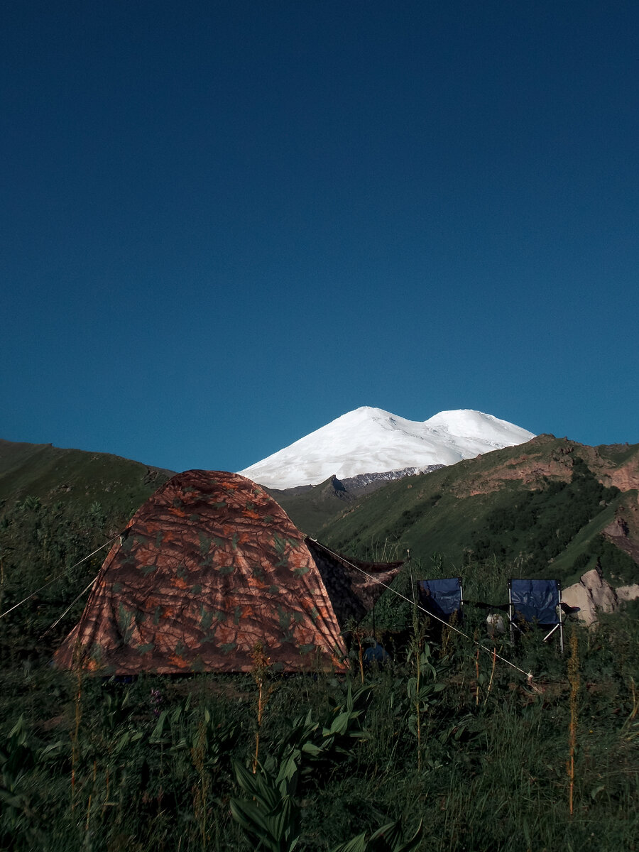 ".. "Доброе утро" с видом на красавец Эльбрус!"