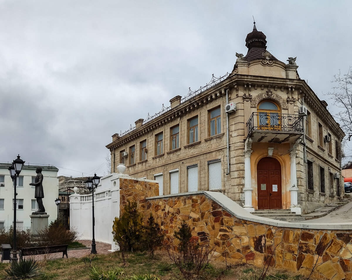 Бахчисарайский районный ЗАГС. Глаз не оторвать.