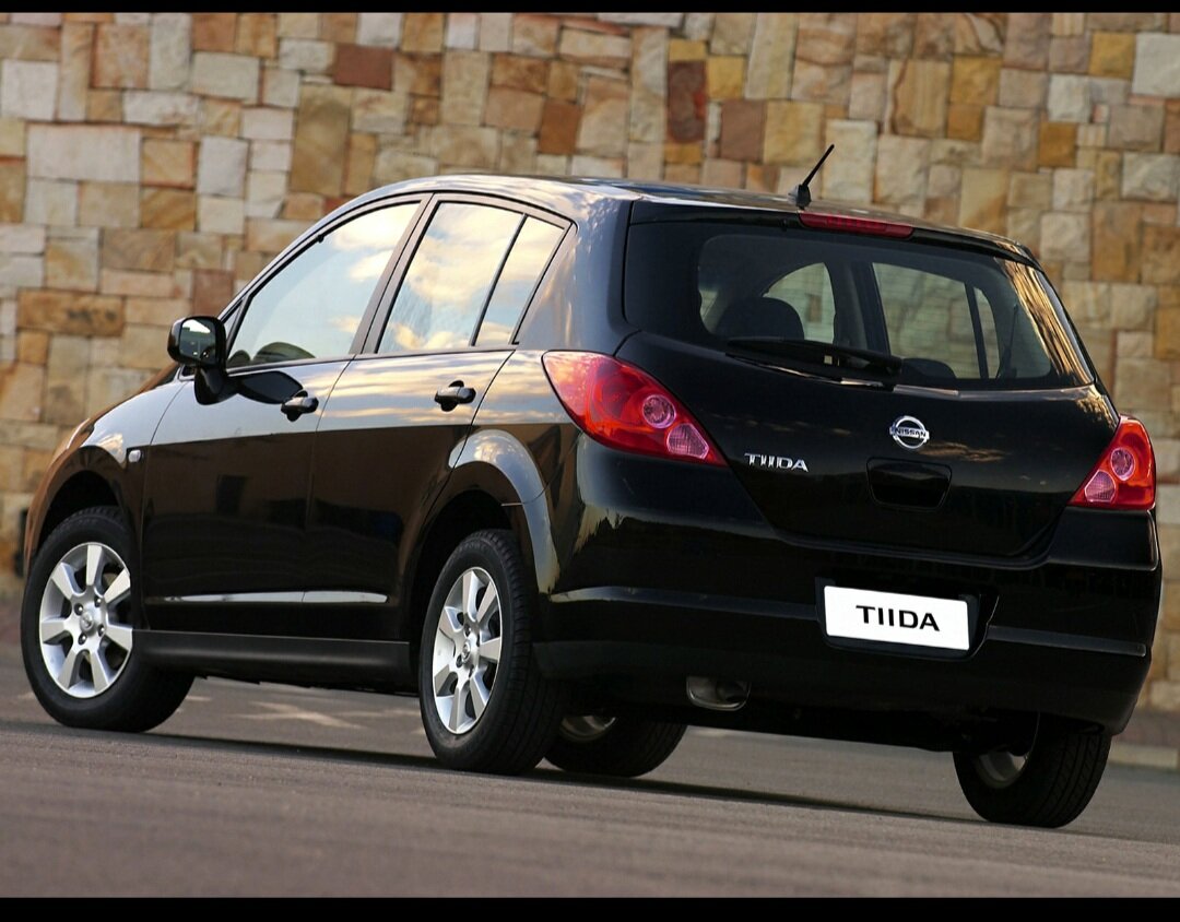 Nissan Tiida не сдает свои позиции на вторичном рынке, несмотря на скромное оснащение.