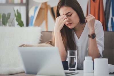    Болит голова © Adobe Stock