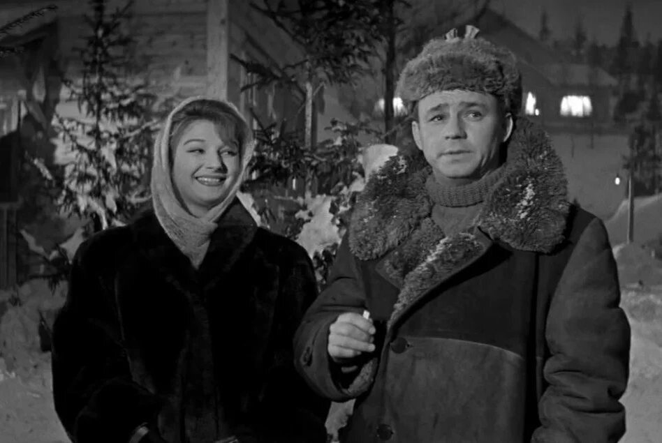 Но не нужна она Илье Ковригину. Кадр из фильма «Девчата» (1961). Скриншот.