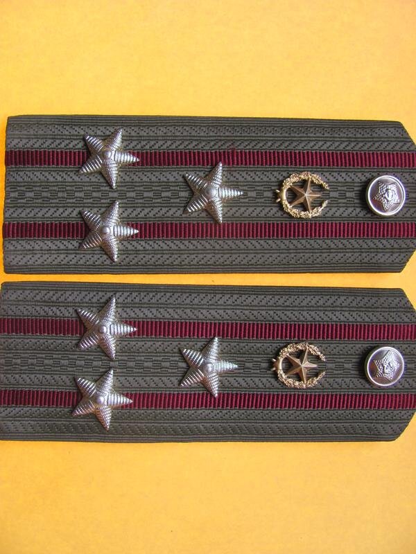 Погоны полковника. Картинка взята из источника: https://images.crafta.ua/collecting-items/83b47acacb3e6a5953260f17857e048b