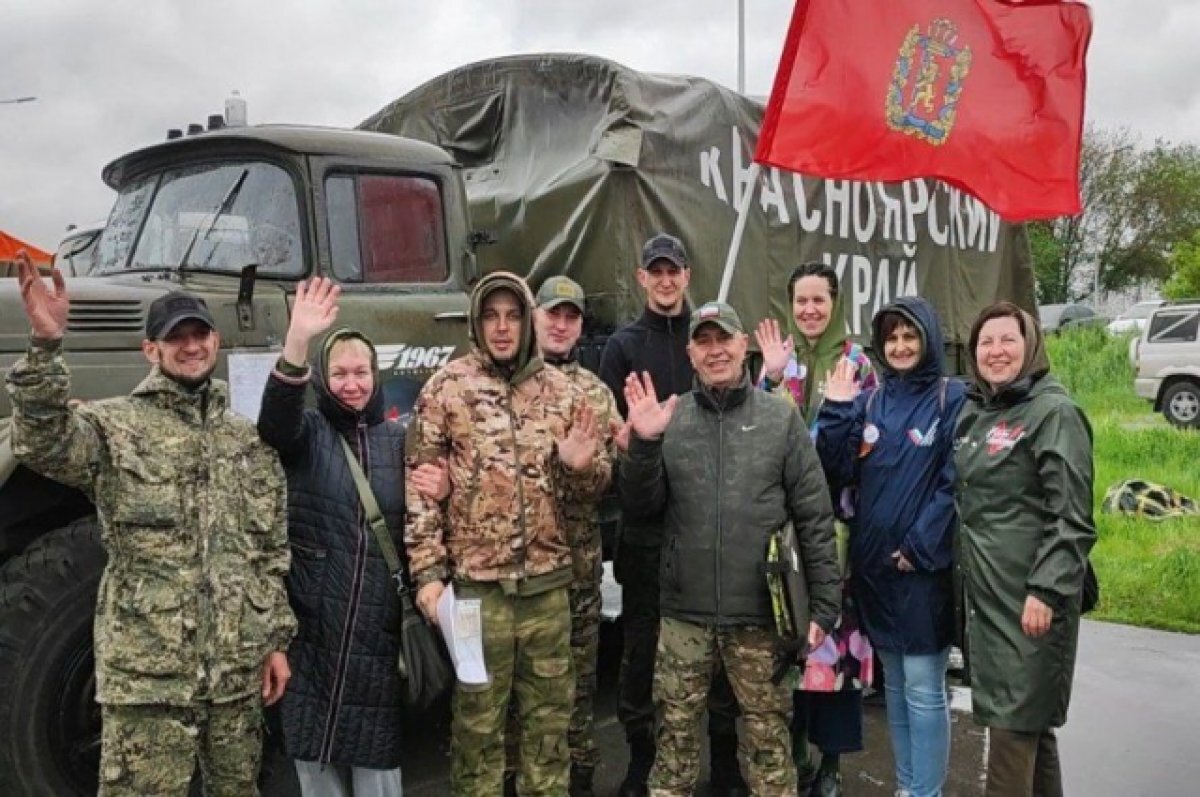    В Красноярском крае для помощи СВО собрали восемь автомобилей.