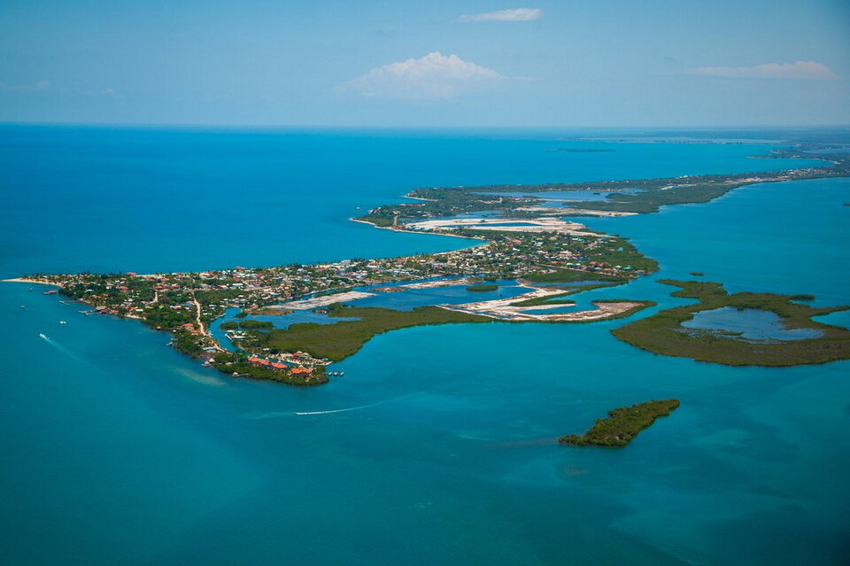 В государстве Белиз много островов, и некоторые необитаемы