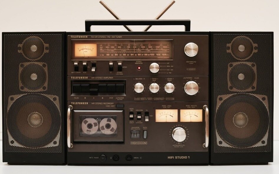 Telefunken HiFi Studio 1, рядом с которым японские магнитолы бледнели ...