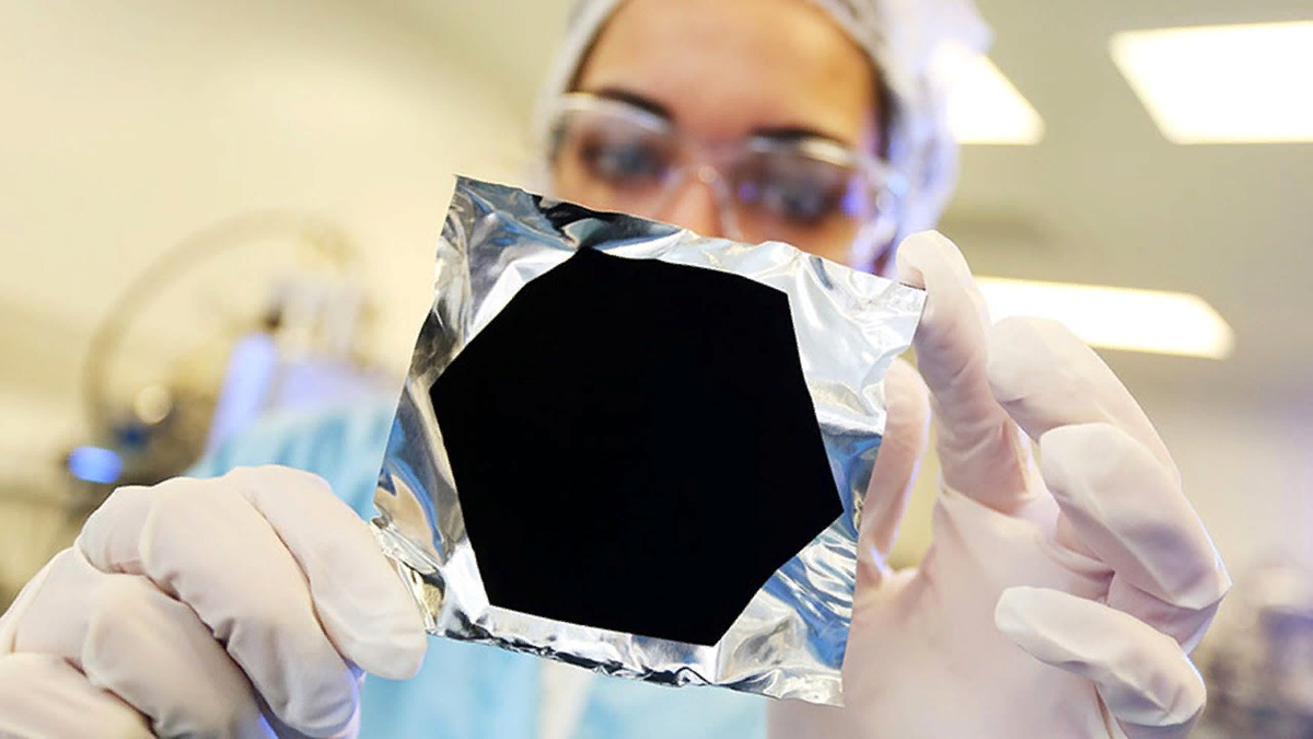Поставь самый темный. Вантаблэк 2. Самый черный материал в мире. Самый черный цвет. Супер черный материал.