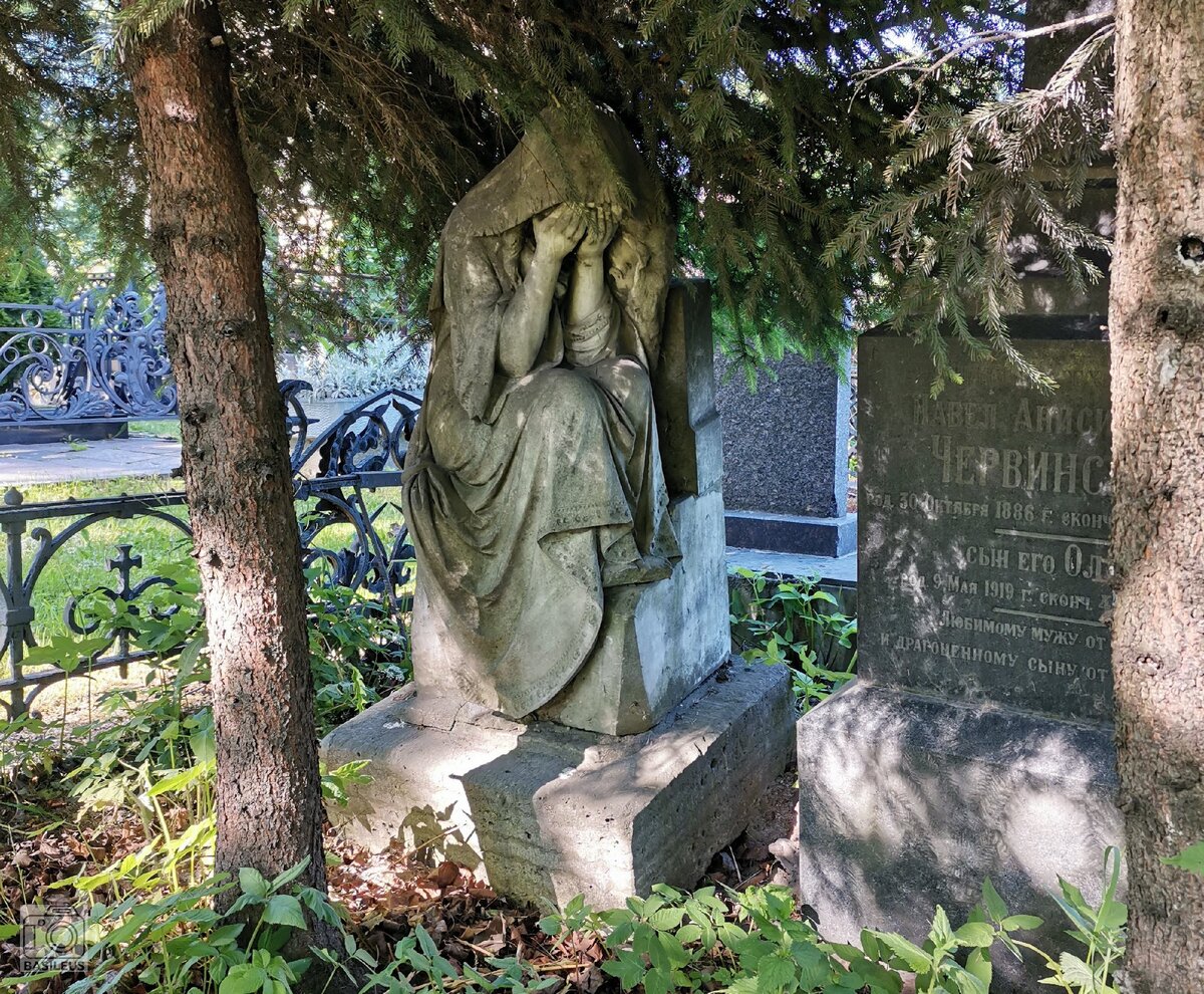 Могила инженера-технолога П.А. Червинского, Никольское кладбище Александро-Невской лавры