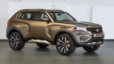 Нива 2020 года получила уже полюбившийся многим Х-образный дизайн рельефа кузова, а также множество нового декора, современный салон. Внешний вид концепта российского внедорожника действительно очень завораживает. Экстерьер получил хромированные вставки, достаточно агрессивную переднюю оптик, увеличились в габаритах окна.
Передняя часть Лада Нива 4х4 2020 модельного года увеличилась в размерах и стала выше. Капот авто может похвастаться различными углублениями и выступами, расположенными вдоль. По боковым краям крышки капота можно наблюдать встроенные поворотные сигналы, выполненные в форме полос. Ниже расположилась современная головная оптика, которая будет наполняться ксеноном. Сбоку машина выглядит не менее интересней. Тут также присутствует Х-образный рельеф. Хотелось бы обратить ваше внимание на то, что это рельеф более выражен, чем на остальных автомобилях бренда. Окна выполнены в форме короткой, но широкой полосы и обрамлены черными глянцевыми полосами. На задних стойках помещены ложные воздухозаборные решетки. Боковые зеркала заднего вида имеют необычную форму и окрашиваются все в тот же черный глянец, что и обрамление окон. Кроме этого их оснастят поворотными сигналами. Передние ручки дверей будут спрятаны в кузов, а задние как на «Ниссан Жук».  Защита кузова сбоку выполнена из неокрашенного пластика и металла. Теперь взглянем на заднюю часть новой Нивы… Корма авто выглядит также агрессивно, как и спереди. Установлен козырек со стоп-сигналом. Под ним располагается большое прямоугольное окно. Дверца багажного отделения приобрела рельеф. Кроме этого тут можно увидеть стильные габаритные огни. Между ними находятся большие хромированные буквы, которые образую название бренда «LADA». Ниже имеется углубление в котором крепится номерной знак. Задний бампер оснащен треугольными вырезами с вставками из пластика и противотуманных фонарей в них.