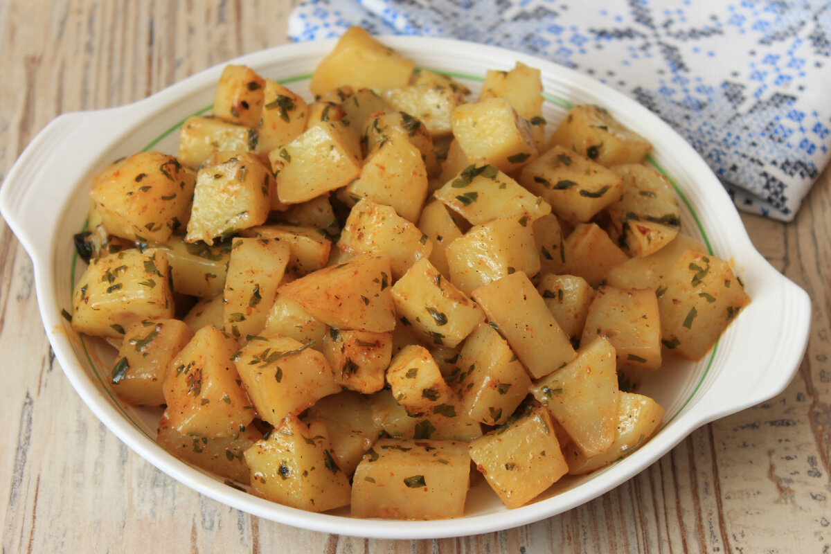 Когда жарко и совсем не хочется включать плиту — готовлю картофель так: вкусно, быстро и без всяких заморочек