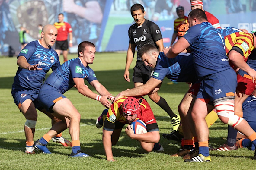 Эпизод матча между "Владивостокскими тиграми" и "Славой"