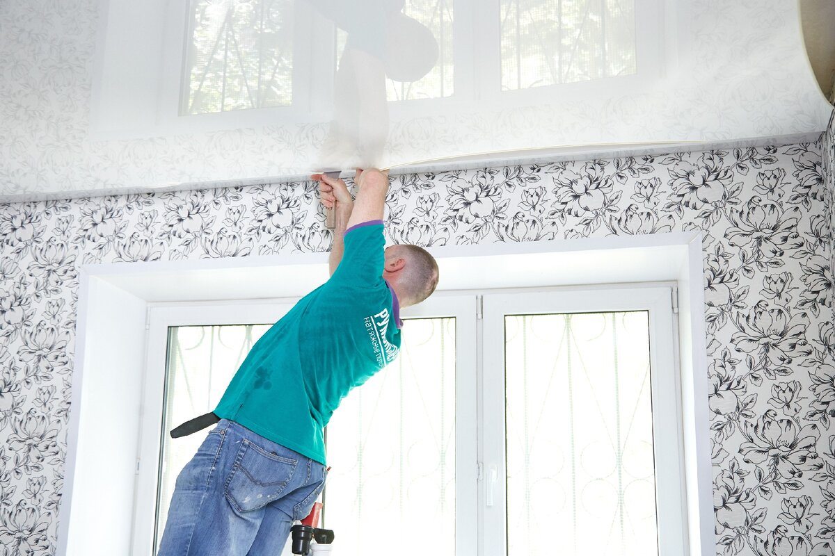 Натяжной потолок не потускнеет и не пожелтеет даже спустя годы, а цветопередача сохранится в первозданном виде