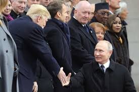 Этот текст я написал когда пуКин (тогда ещё я его называл Путин), только всплыл (как то легкое) в президентское кресло. А я как раз читал книгу воспоминаний о де Голль. А поместить текст сегодня я решил потому, что то, что было очевидно почти 20 лет назад, так и добралось до "мозгов" "дорогих россиян".