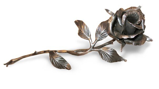 Такие розы в Выксе тоже делают, но не на металлургическом заводе, а в частных мастерских, занимающихся художественной ковкой. Фото: Яндекс