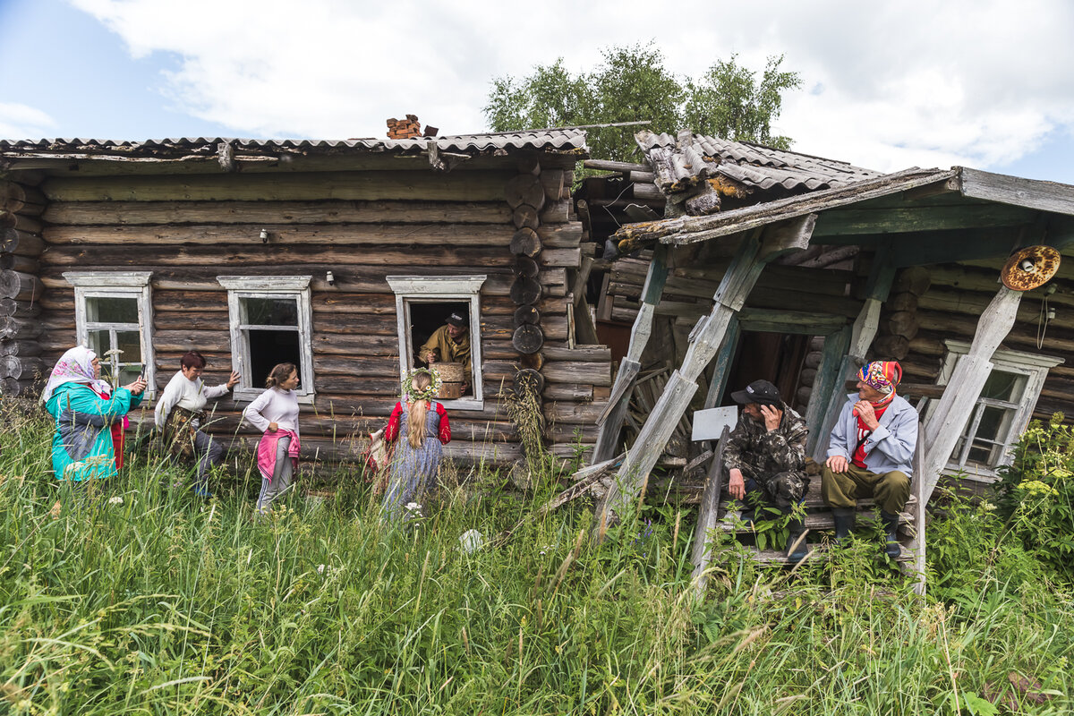 В мертвую деревню на вездеходах. Что нашли там бывшие жители спустя 20 лет  | Север неизвестный | Дзен