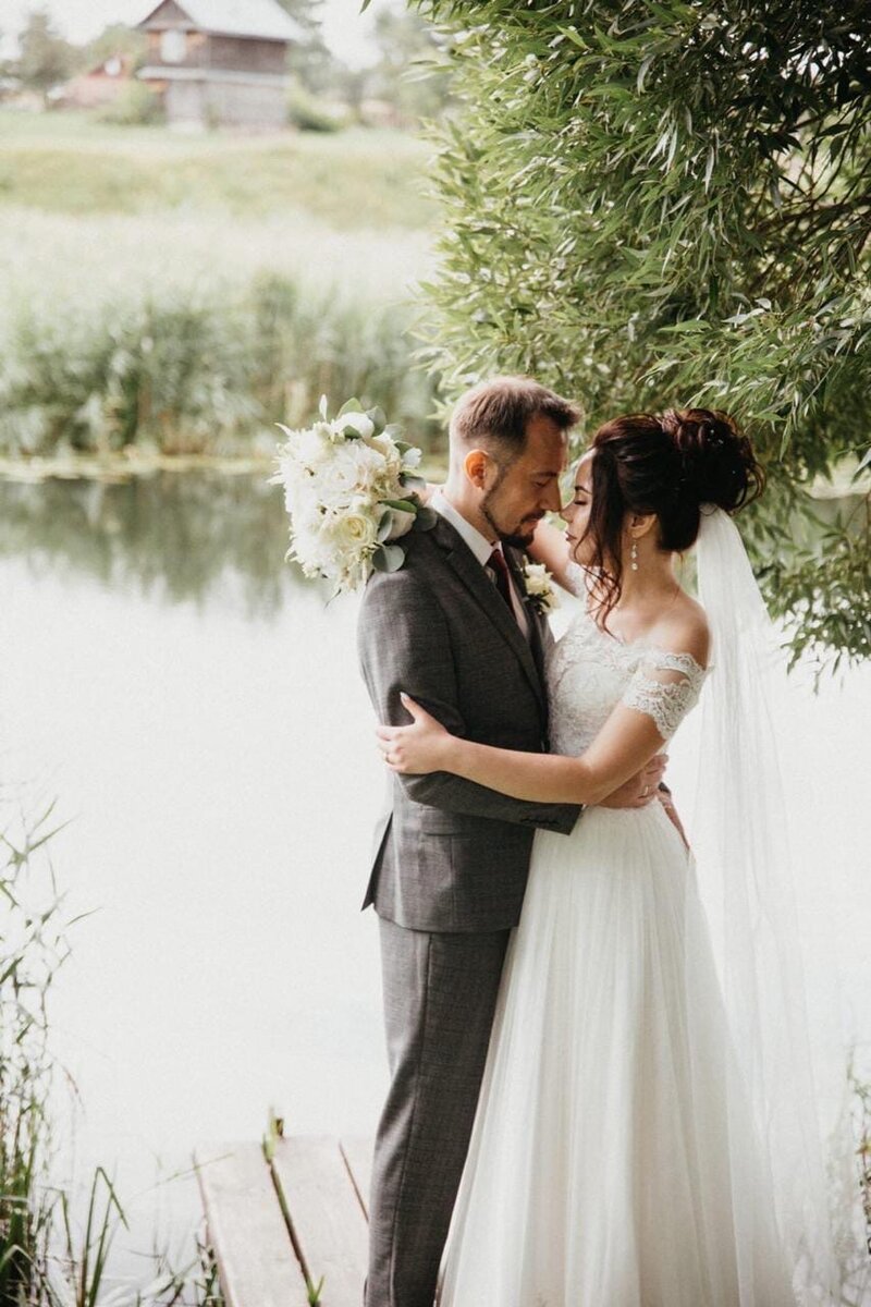 Прически с фатой