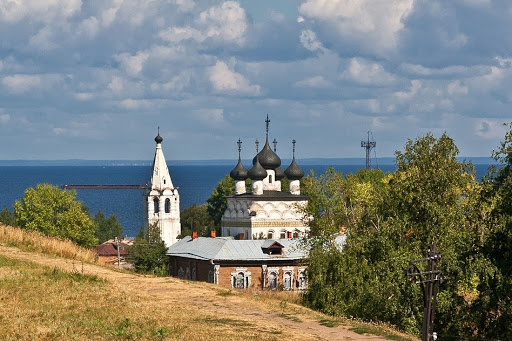 Вид с вала на Белое озеро. 