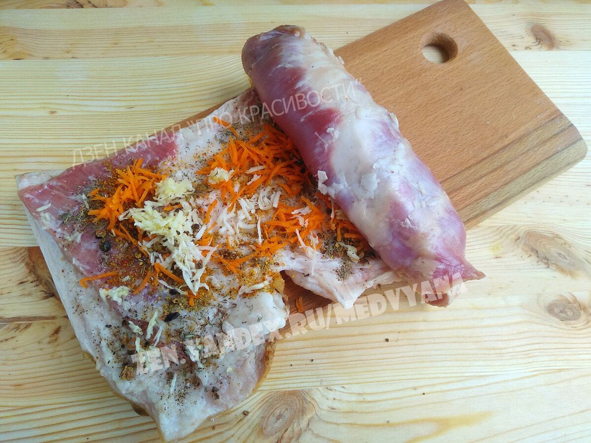 Вареный рулет из свиной брюшины