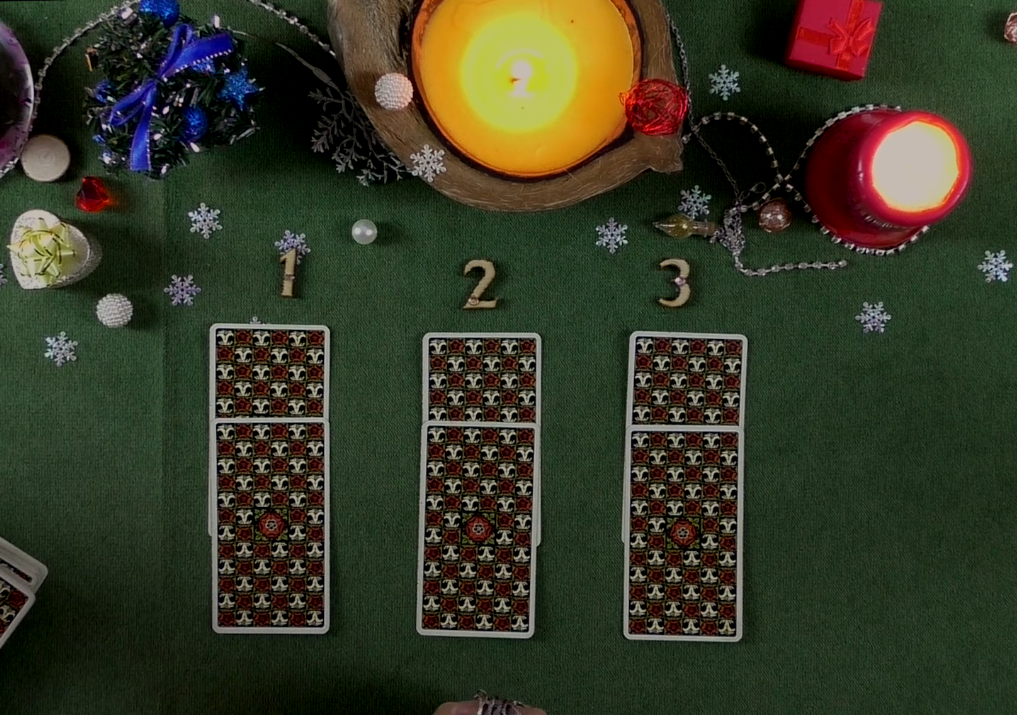 Выберите свой расклад из двух карт