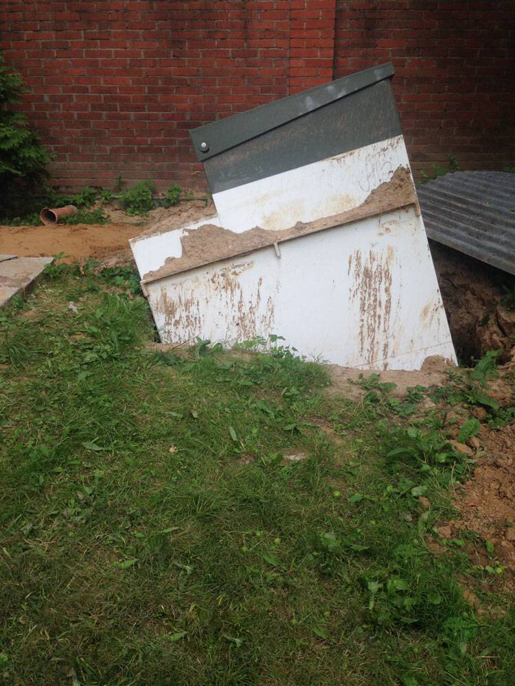 Фотка септика со стороны дороги