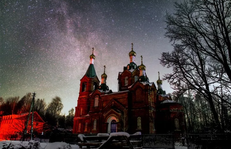 Церковь Николая Чудотворца в деревне Каменный Конец Гдовского района. Фото: Петр Митрофанов.