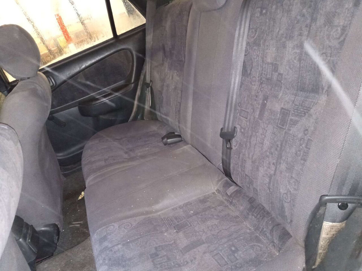 Салон не самый широкий, но достаточно вместительный