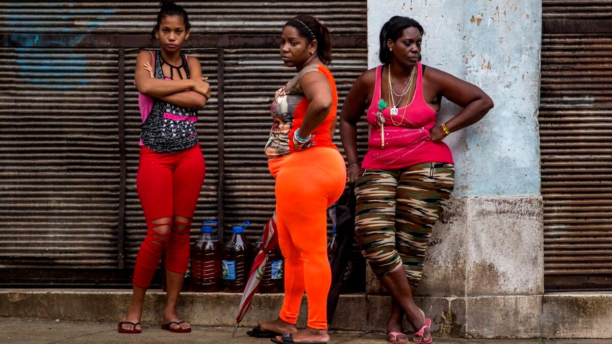 Покажи кубинские. Кубинки в Гаване. Кубинские женщины. Женщины на Кубе. Красивые кубинки.