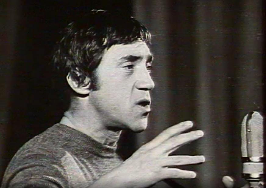 Кадр из программы "Четыре встречи с Владимиром Высоцким" (1987)