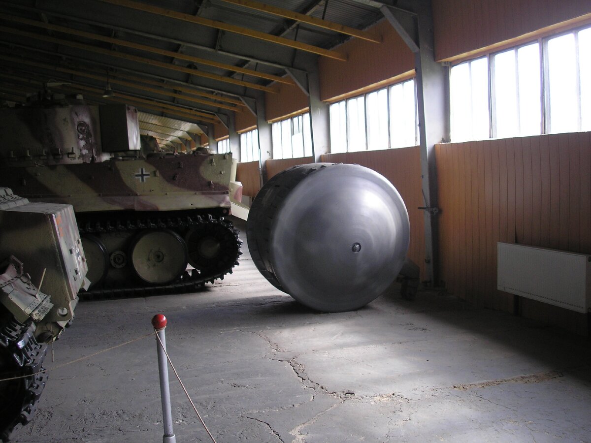 Германская машина артиллерийского наблюдателя Kugelpanzer. А немцы были ребята с фантазией.