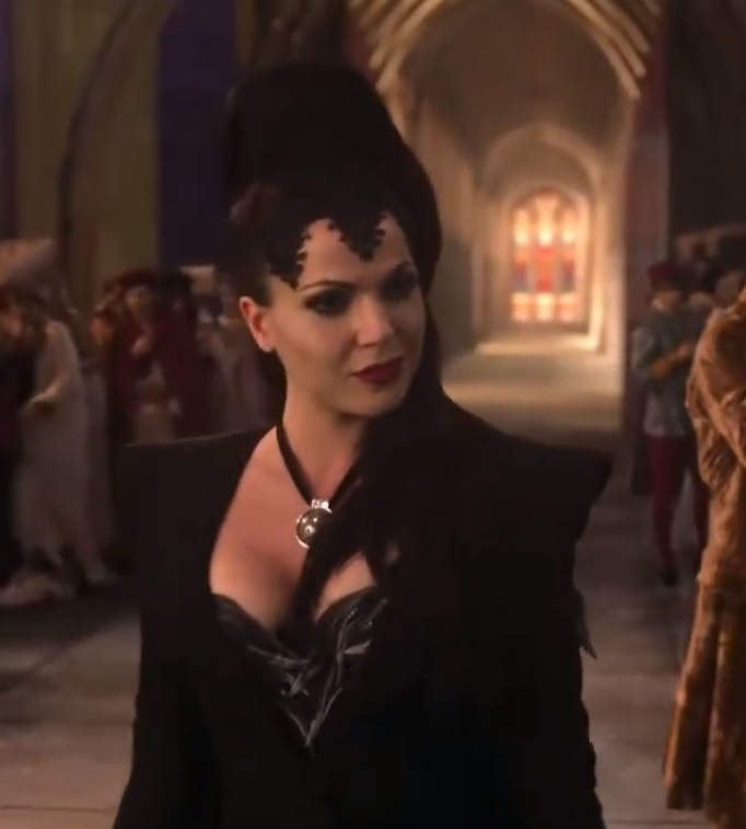 Злая Королева. Кадр из сериала "Однажды в сказке"